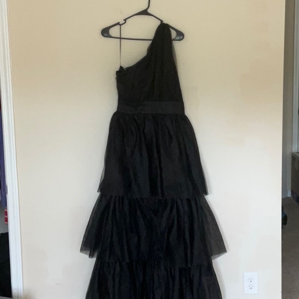 Elegant Black One-Shoulder Tiered Dress